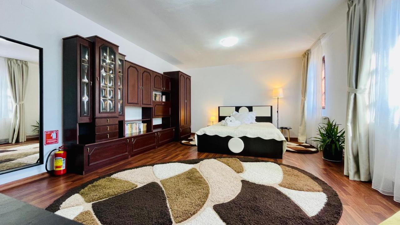 Leto House Apartment Targu Jiu Exterior photo